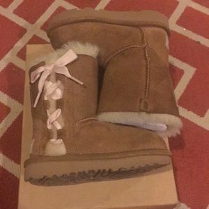 Like new toddler size 8 UGG boots